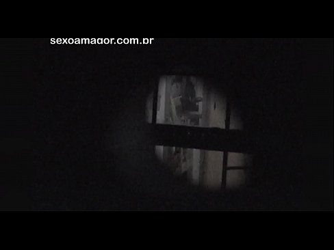 ❤️ Si Blondie ay lihim na nakunan ng video ng isang voyeur ng kapitbahayan na nakatago sa likod ng mga guwang na brick ❤ dekalidad na porn sa amin ❌️